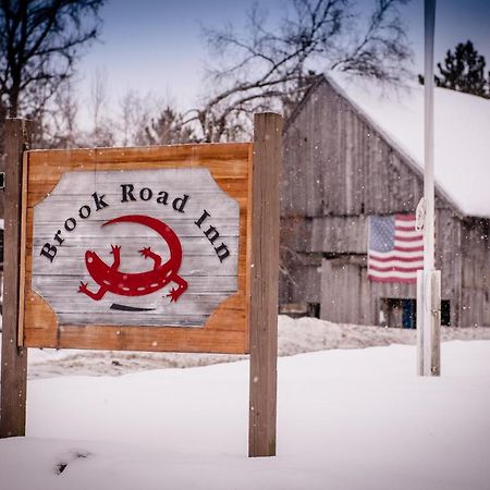 Brook Road Inn Goshen Exteriör bild