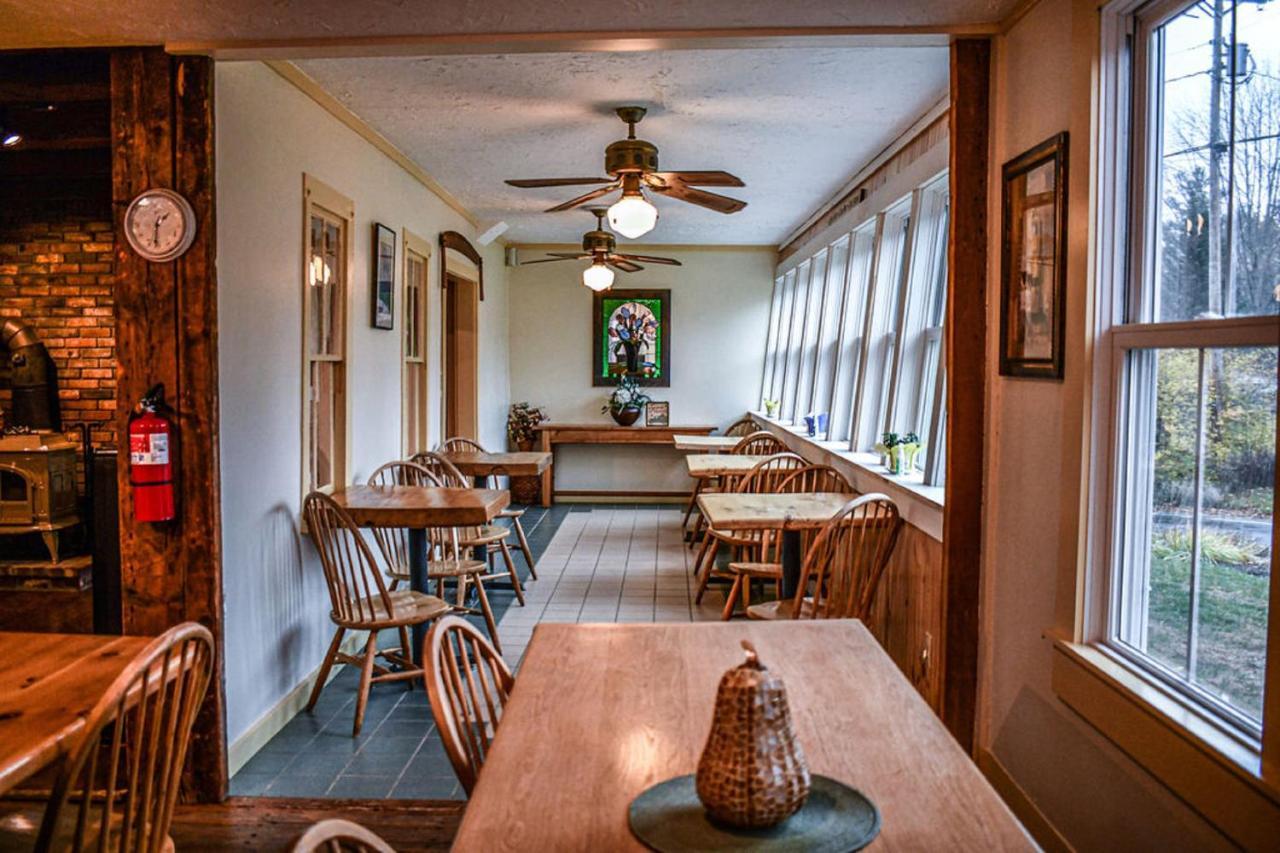 Brook Road Inn Goshen Exteriör bild